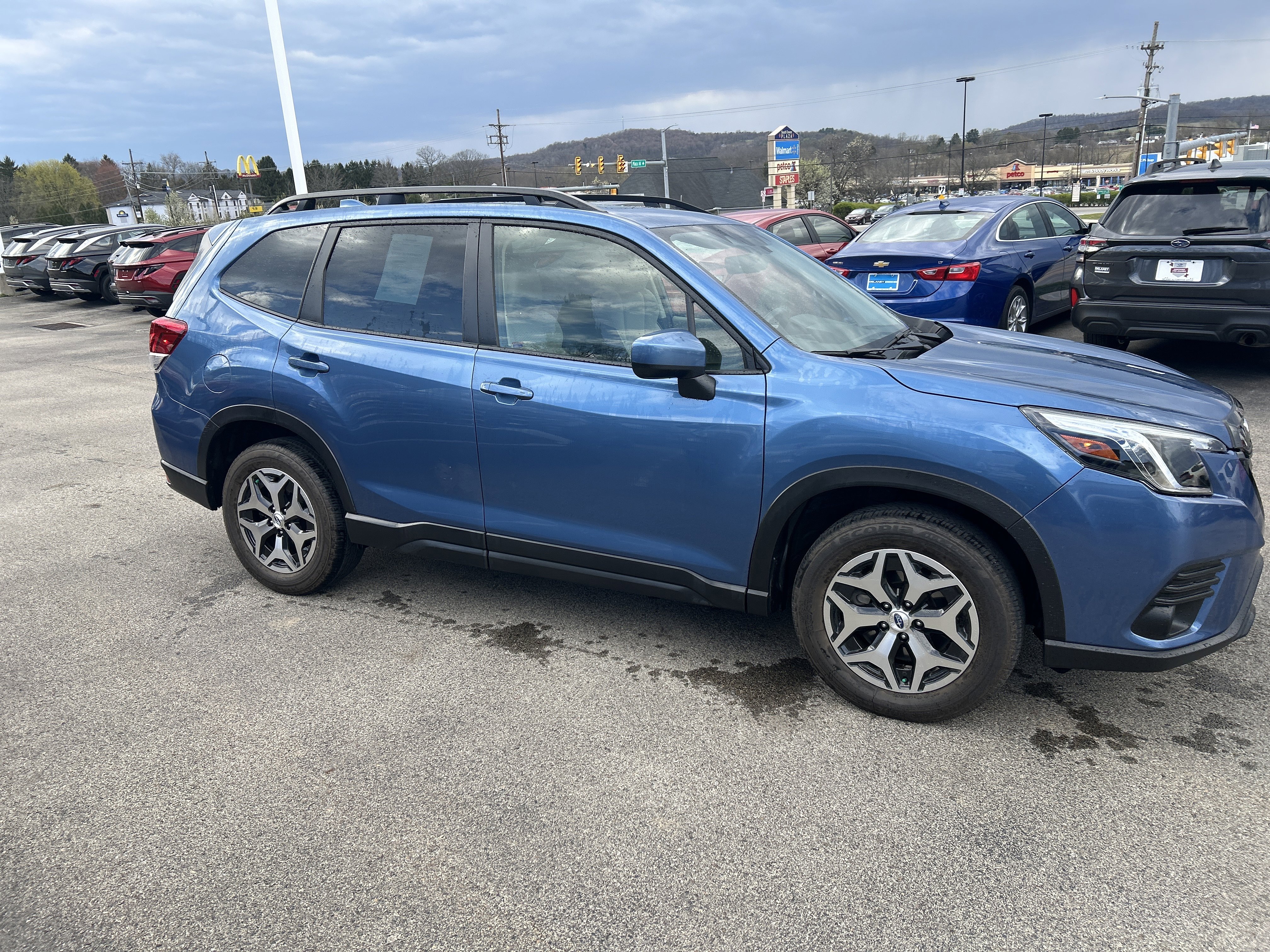 Certified 2023 Subaru Forester Premium AWD/4WD image 2