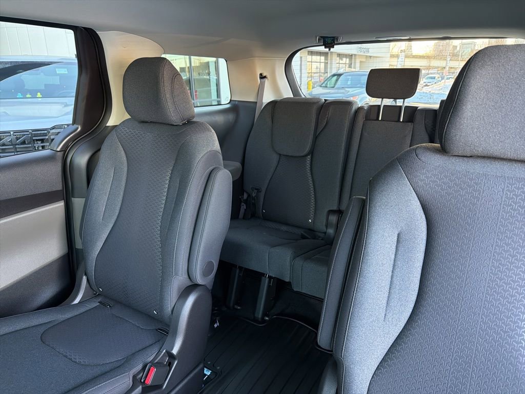 New 2026 Kia Carnival LX image 20