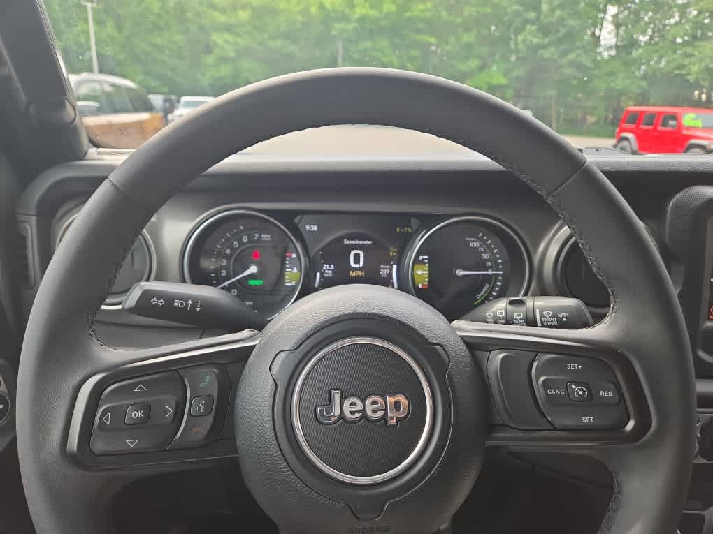 Used 2023 Jeep Wrangler Unlimited w/ Convenience Group AWD/4WD image 20