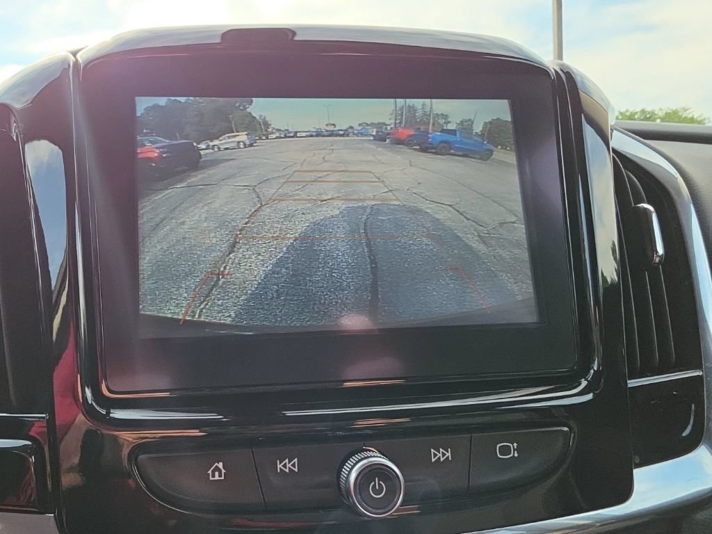Used 2018 Chevrolet Traverse LT FWD image 15
