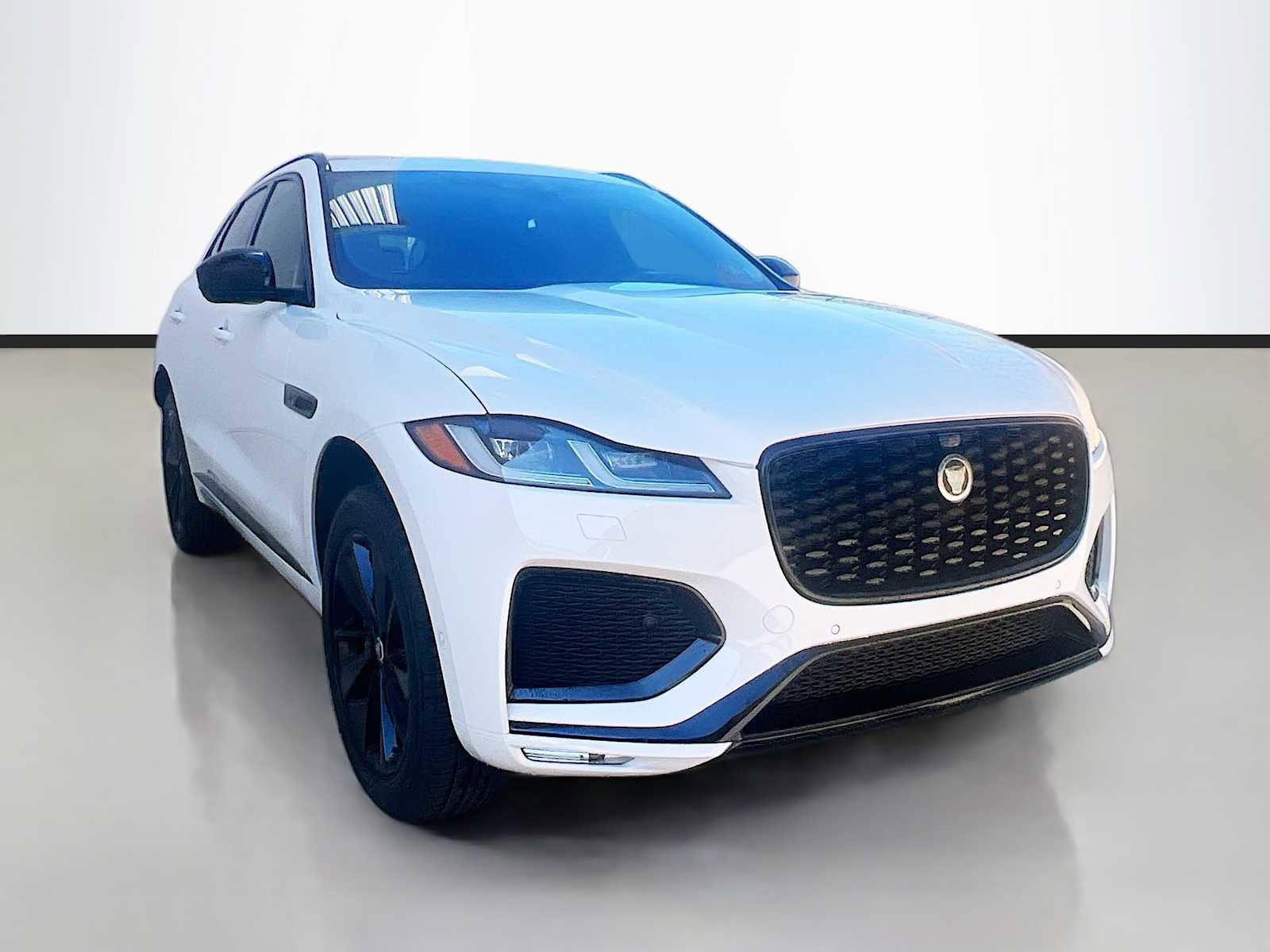 New 2026 Jaguar F-PACE R-Dynamic S image 3