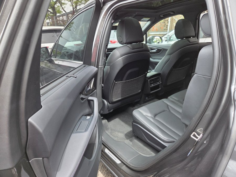 Used 2025 Audi Q7 3.0T Prestige w/ Prestige Package AWD/4WD image 8