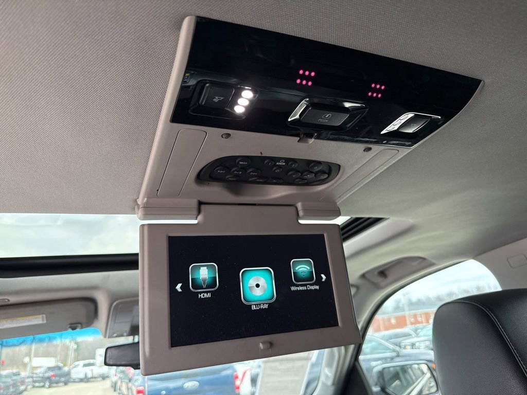 Used 2018 Chevrolet Suburban Premier AWD/4WD image 45