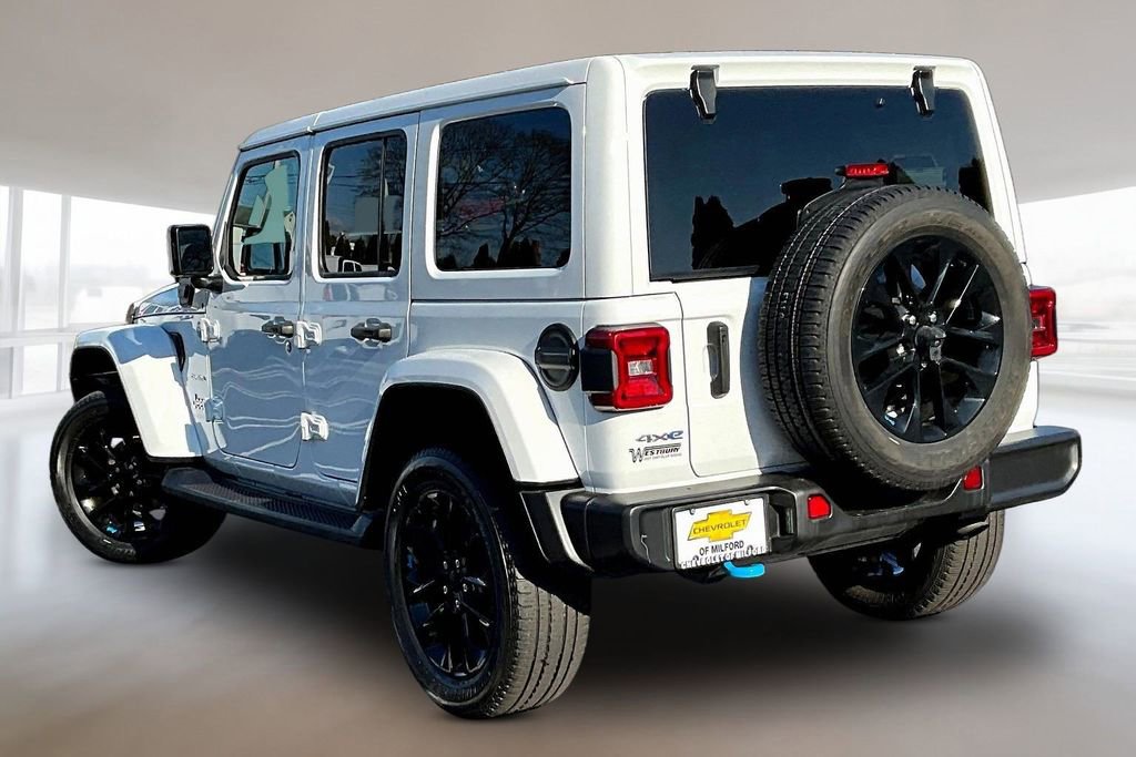 Used 2023 Jeep Wrangler Unlimited Sahara w/ Cold Weather Group image 4