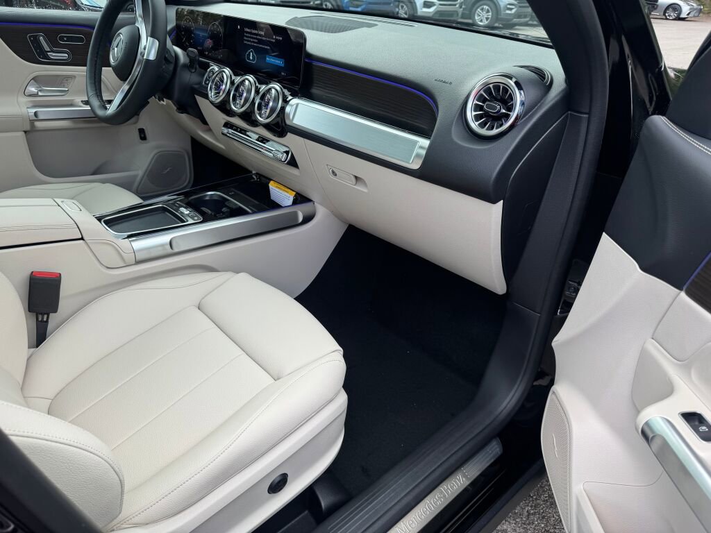 New 2026 Mercedes-Benz GLB 250 4MATIC image 21