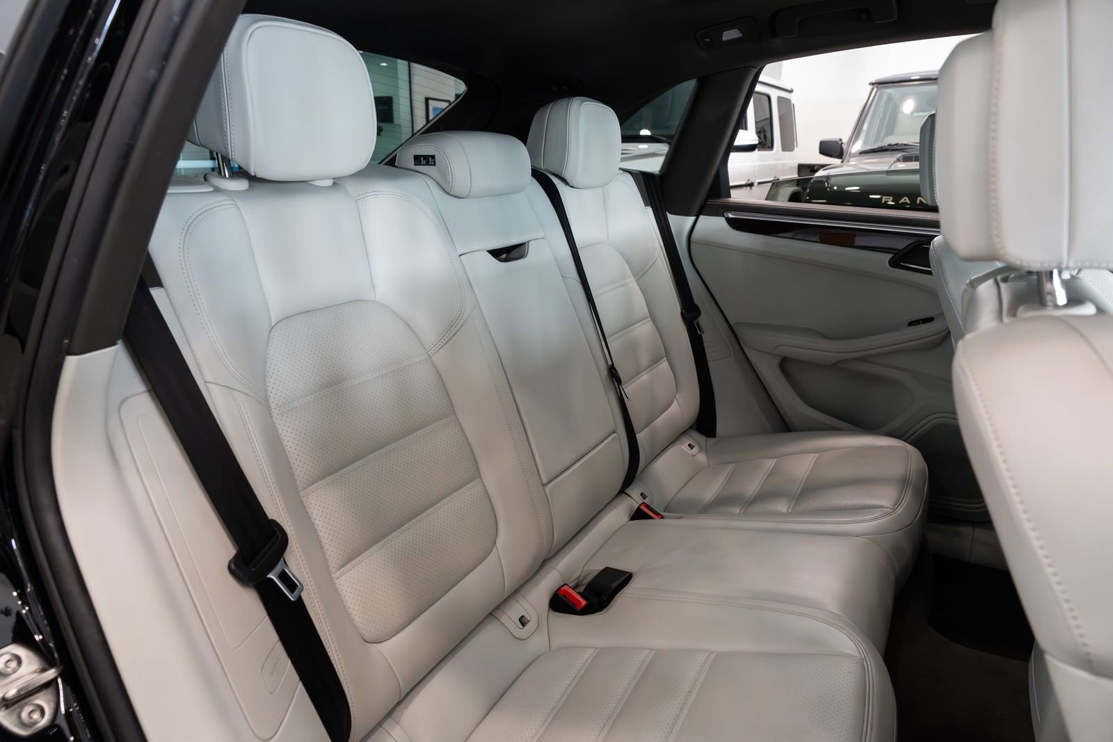 Used 2017 Porsche Macan S AWD/4WD image 18