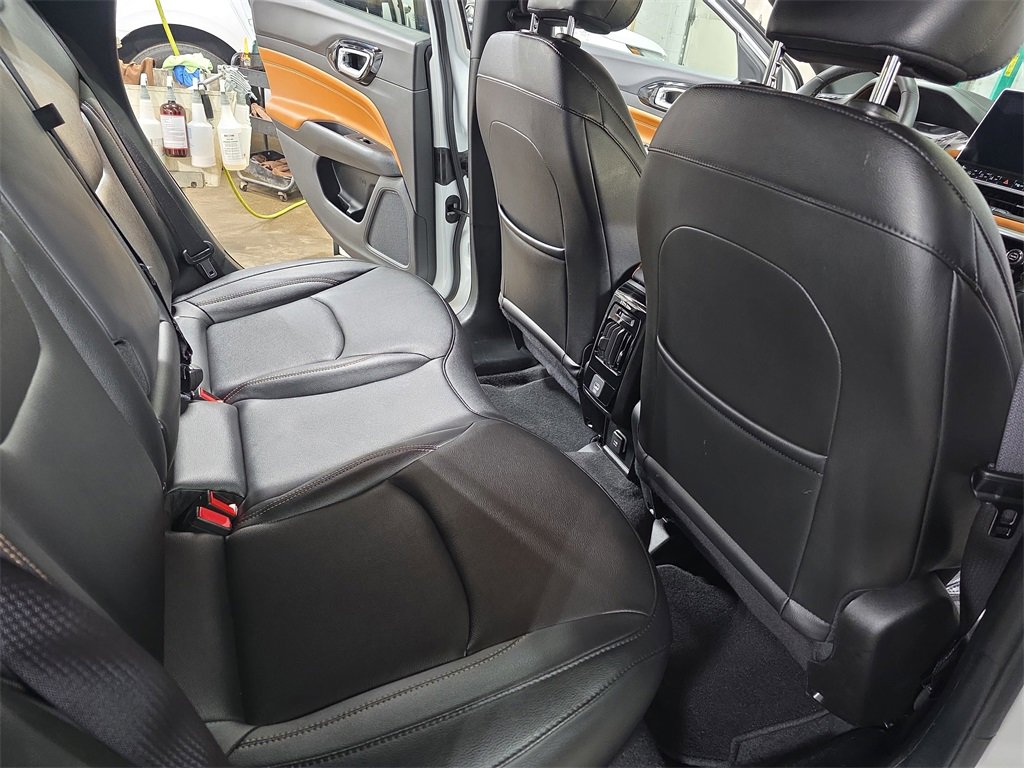 Used 2024 Jeep Compass Limited image 11