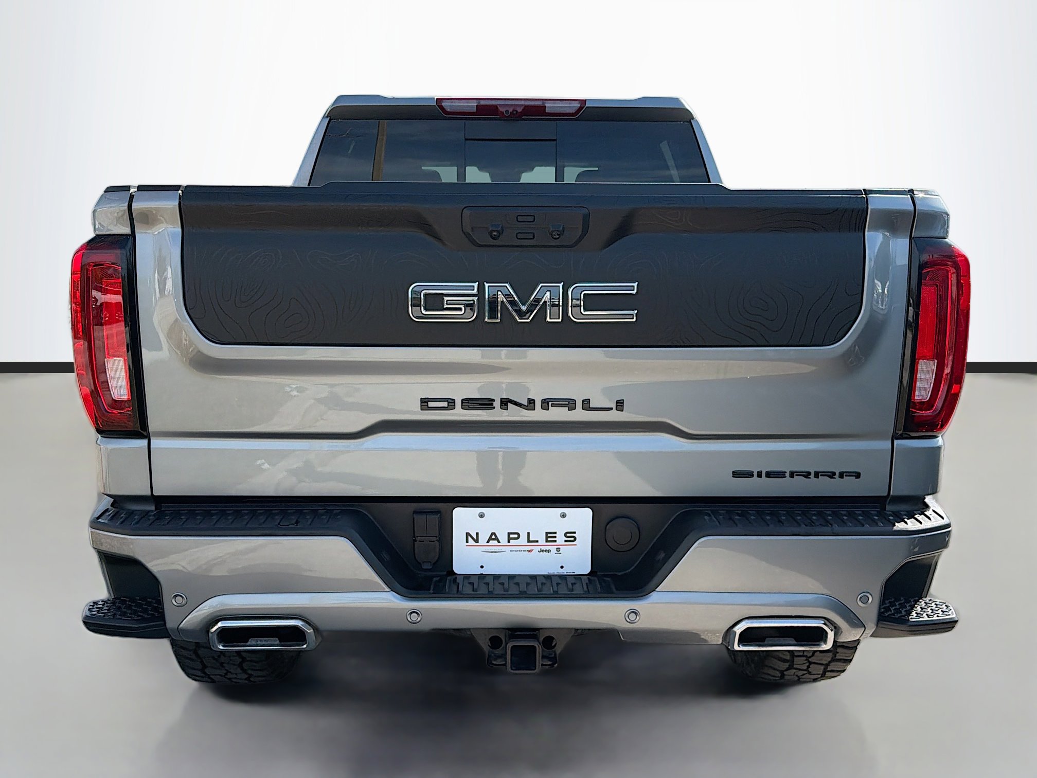 Used 2025 GMC Sierra 1500 Denali Ultimate image 4