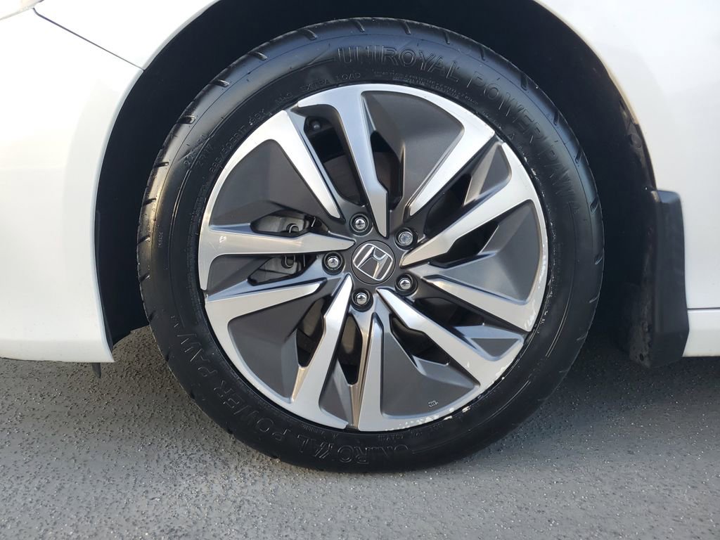 Used 2020 Honda Accord Touring image 6