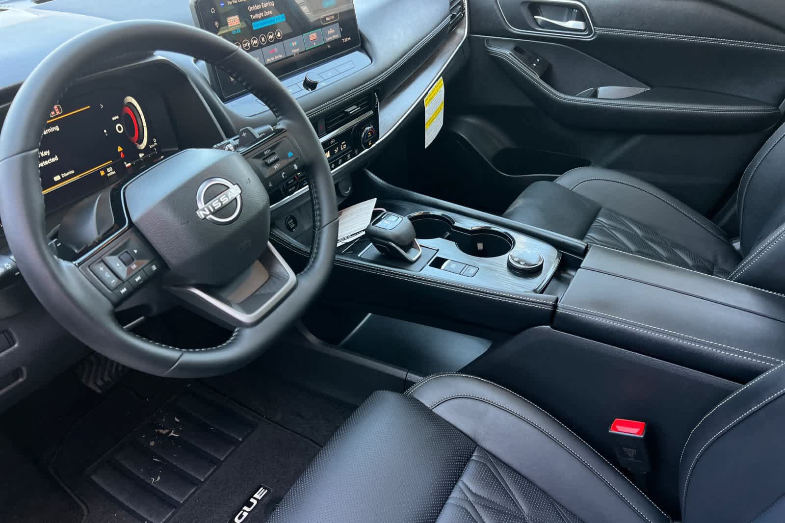 New 2026 Nissan Rogue Platinum AWD/4WD image 12