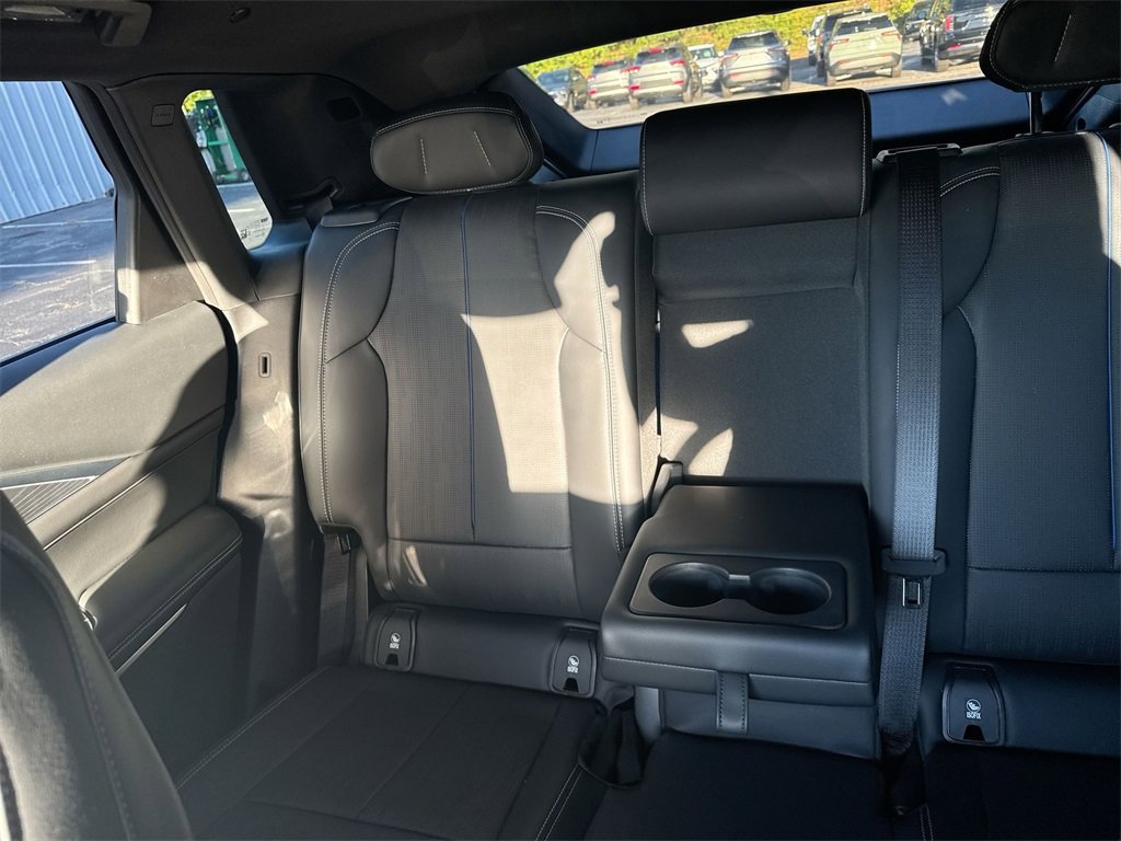 Used 2024 Cadillac Lyriq Sport image 28