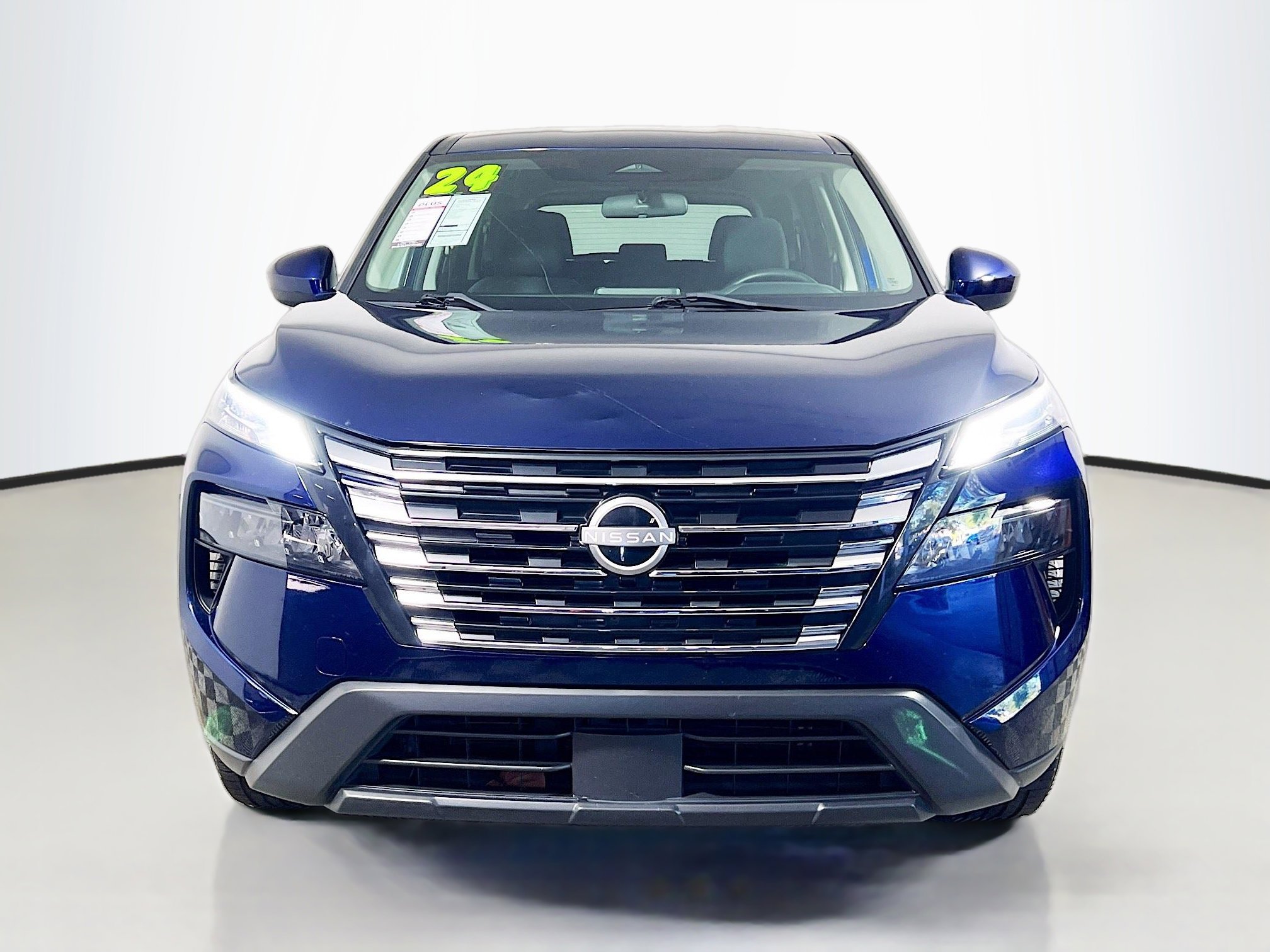 Used 2024 Nissan Rogue SV FWD image 11