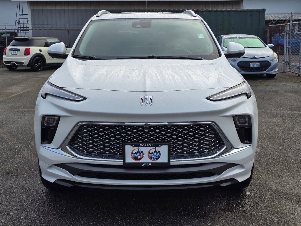 Used 2024 Buick Encore GX Avenir w/ Avenir Technology Package image 3