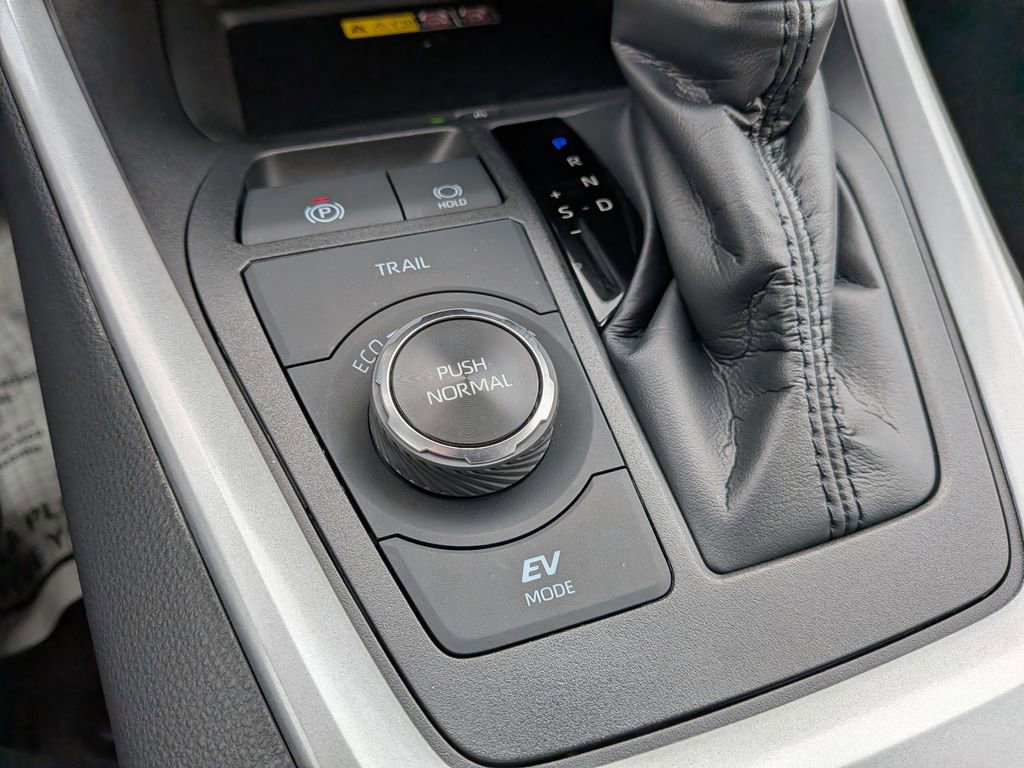 Used 2025 Toyota RAV4 XLE Premium w/ Weather Package image 17