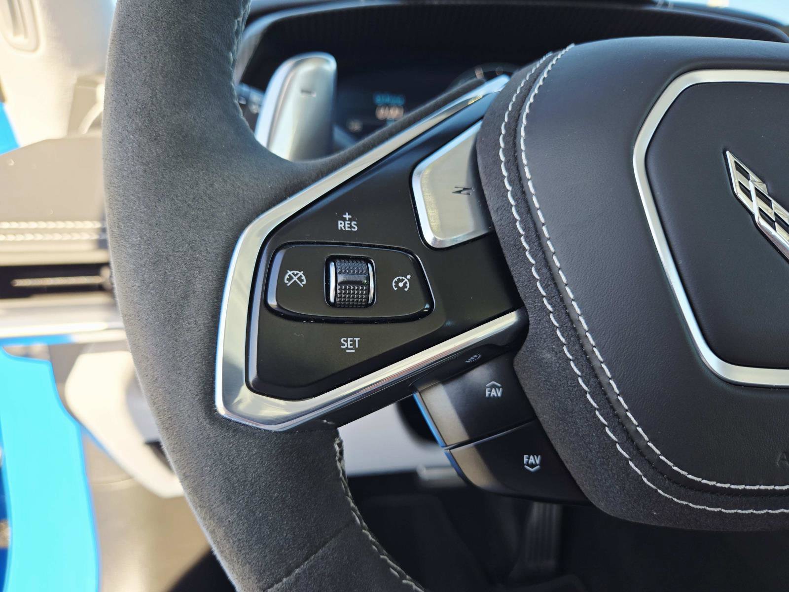 Used 2022 Chevrolet Corvette Stingray Premium Conv w/ Z51 Performance Package image 22