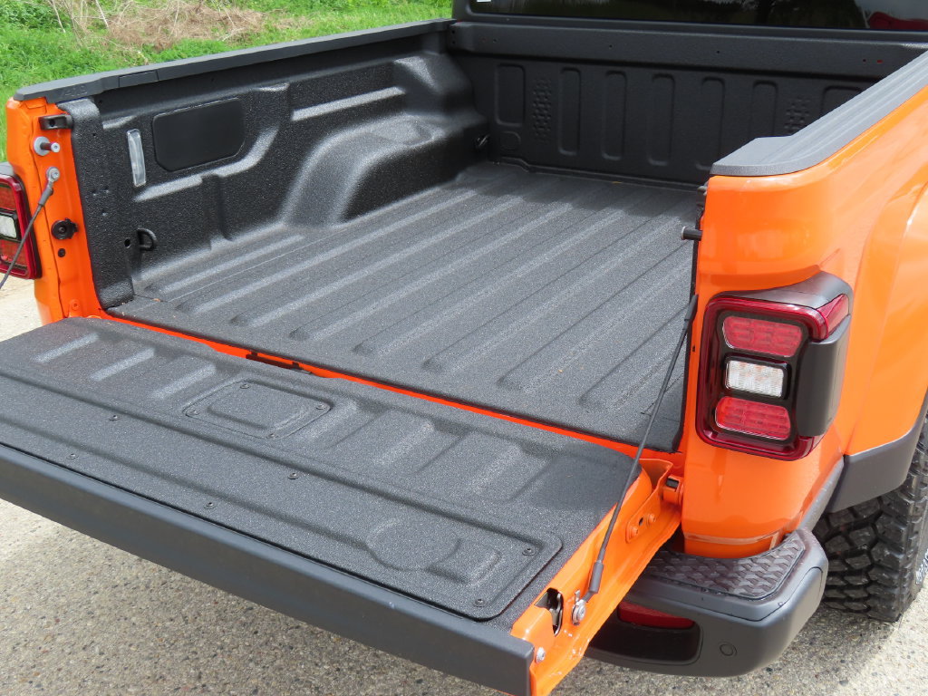 New 2026 Jeep Gladiator Sport AWD/4WD image 15
