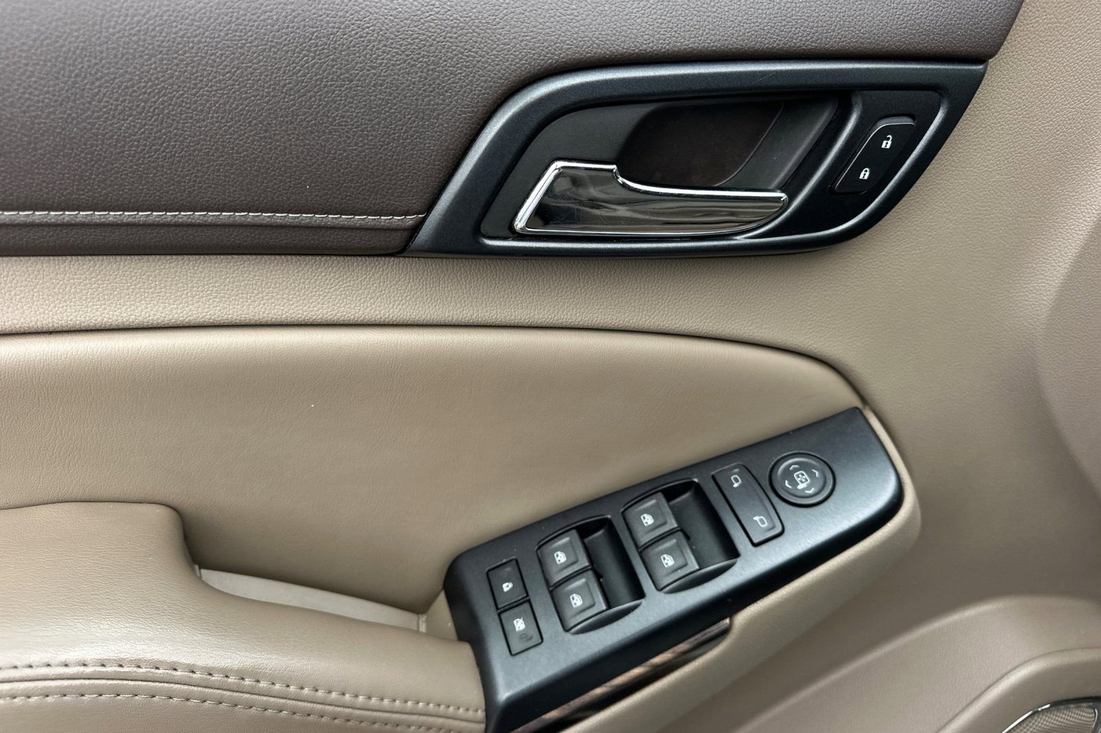 Used 2015 GMC Yukon SLE w/ Convenience Package image 11