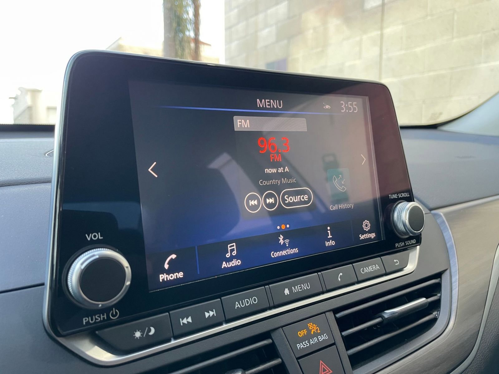 Used 2025 Nissan Altima 2.5 SV image 21