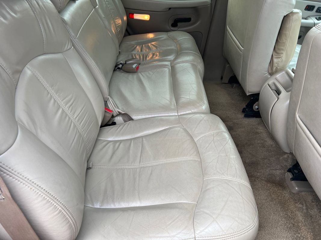 Used 2001 Chevrolet Tahoe LT w/ LT Preferred Equipment Group AWD/4WD image 14