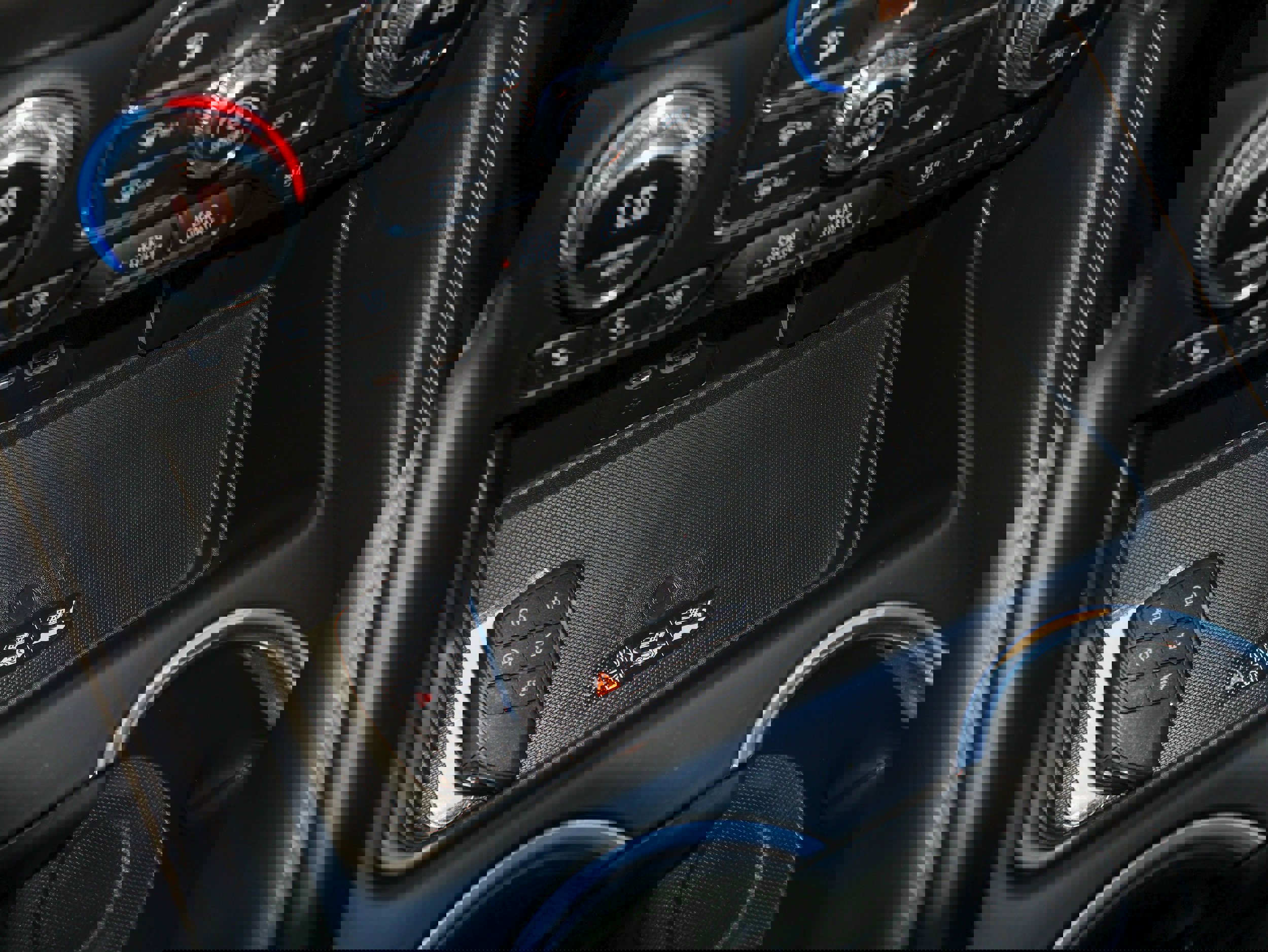 Used 2022 GMC Yukon XL SLT w/ SLT Premium Package image 35