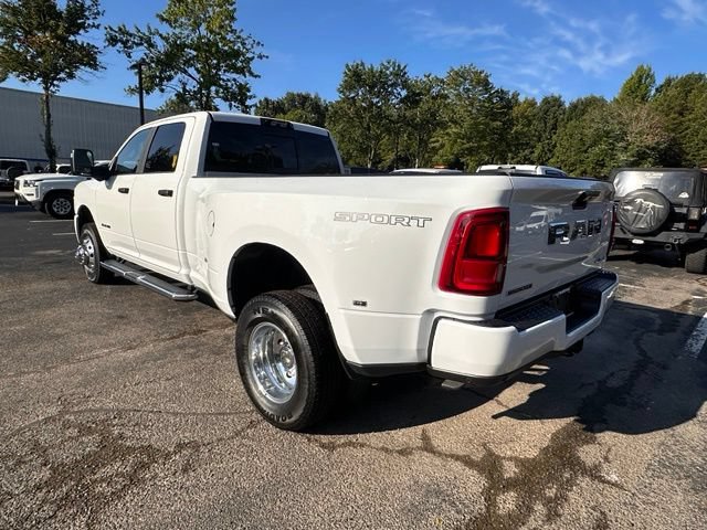 New 2026 RAM 3500 Big Horn AWD/4WD image 4