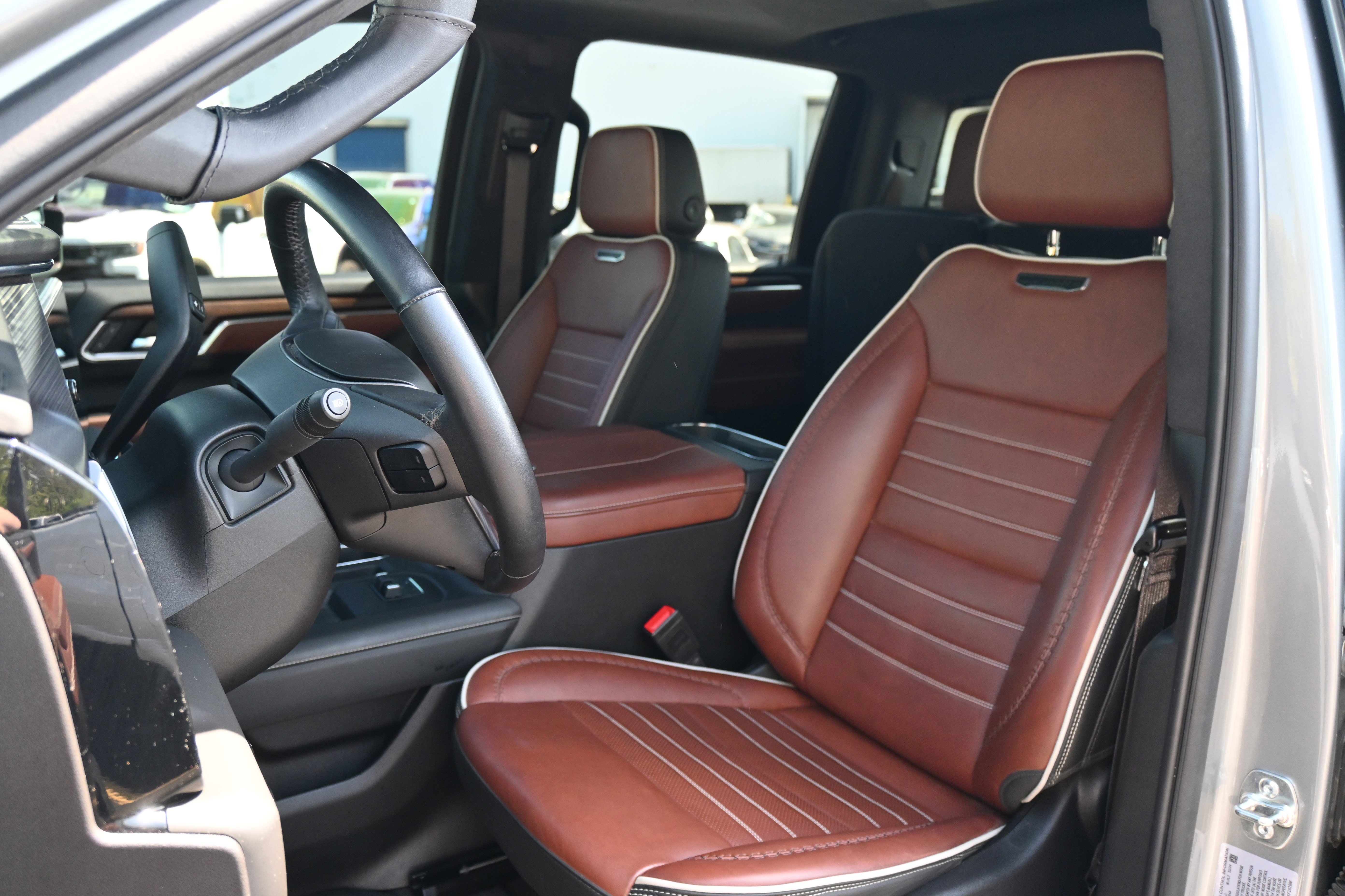 Used 2025 GMC Sierra 2500 Denali Ultimate w/ Max Trailering Package image 7