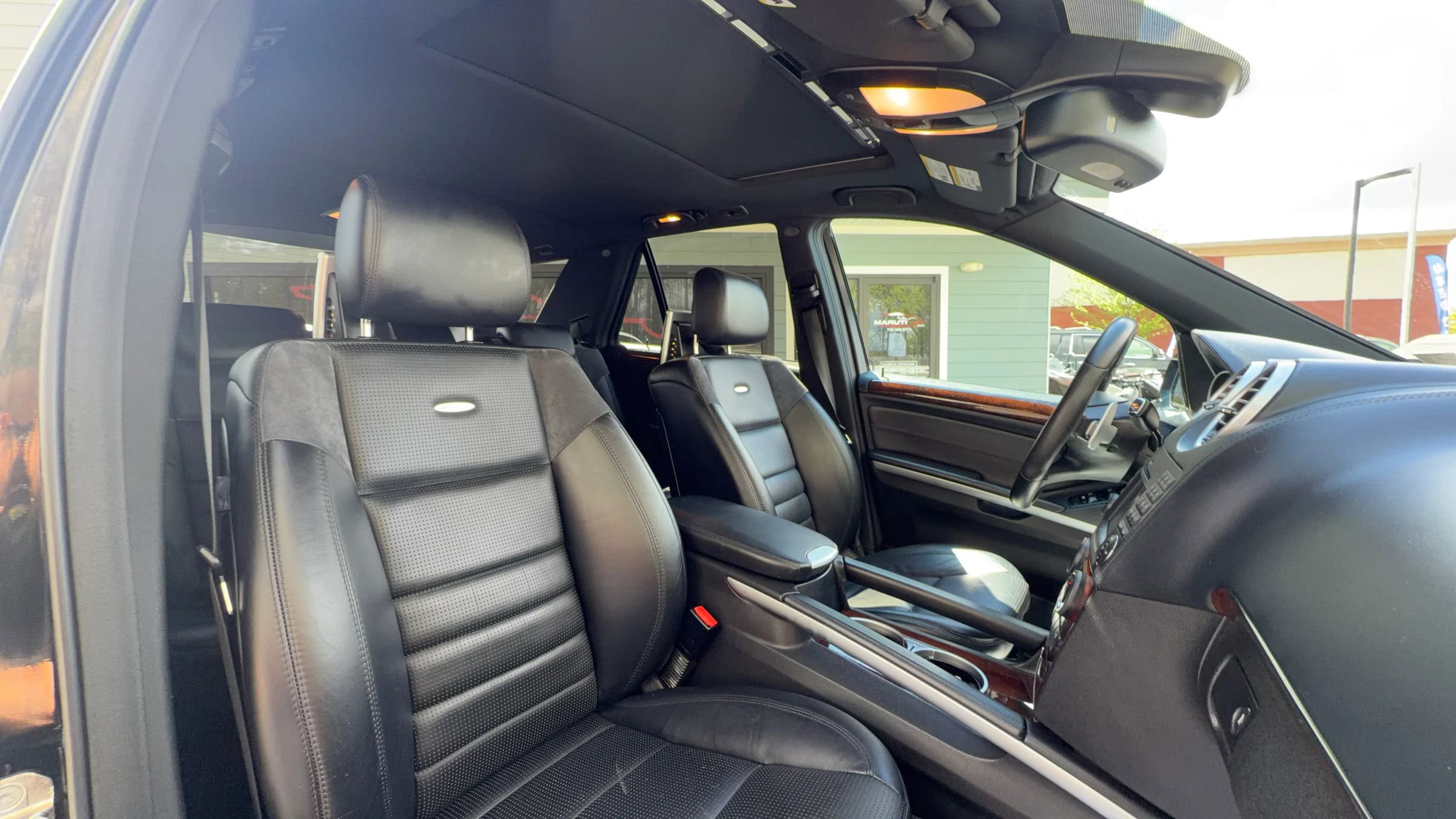 Used 2010 Mercedes-Benz ML 63 AMG 4MATIC image 24