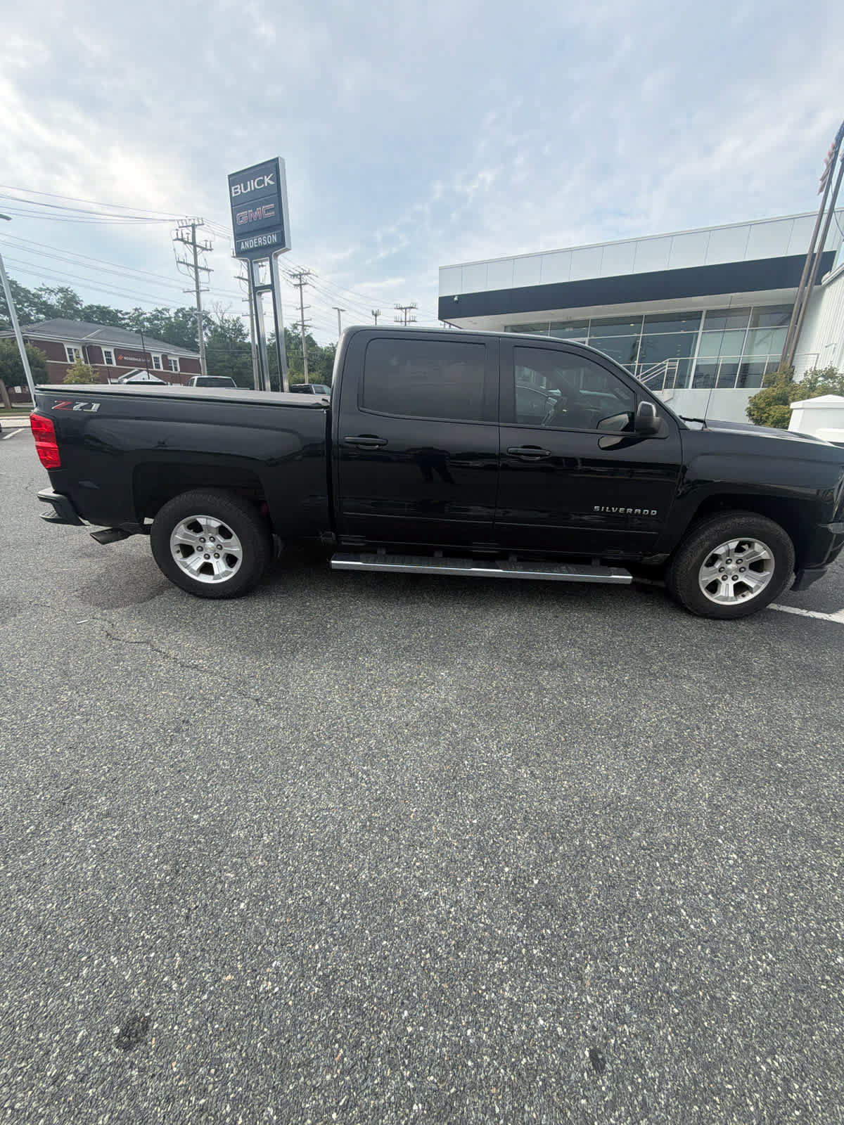 Used 2018 Chevrolet Silverado 1500 LT w/ All Star Edition AWD/4WD image 2