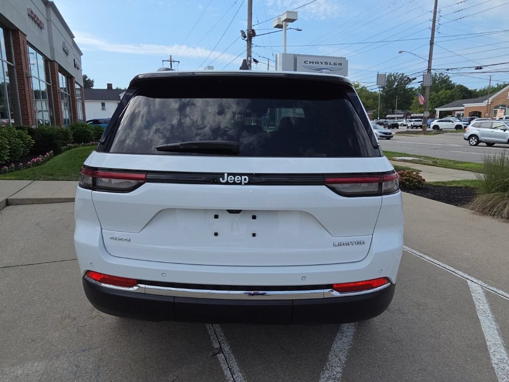 Certified 2025 Jeep Grand Cherokee Limited w/ Trailer Tow Package AWD/4WD image 13