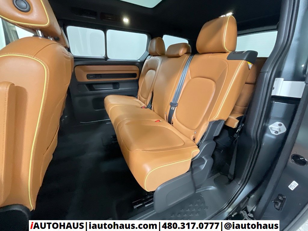 Used 2025 Volkswagen ID. Buzz Pro S Plus RWD image 25