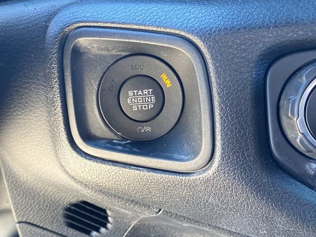 Used 2024 Jeep Gladiator Sport image 16