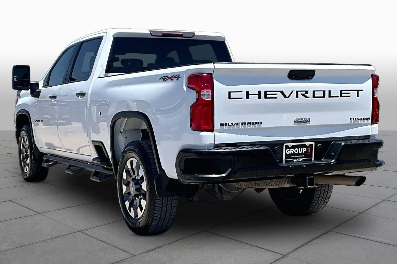 Used 2021 Chevrolet Silverado 2500 Custom w/ Custom Value Package AWD/4WD image 12