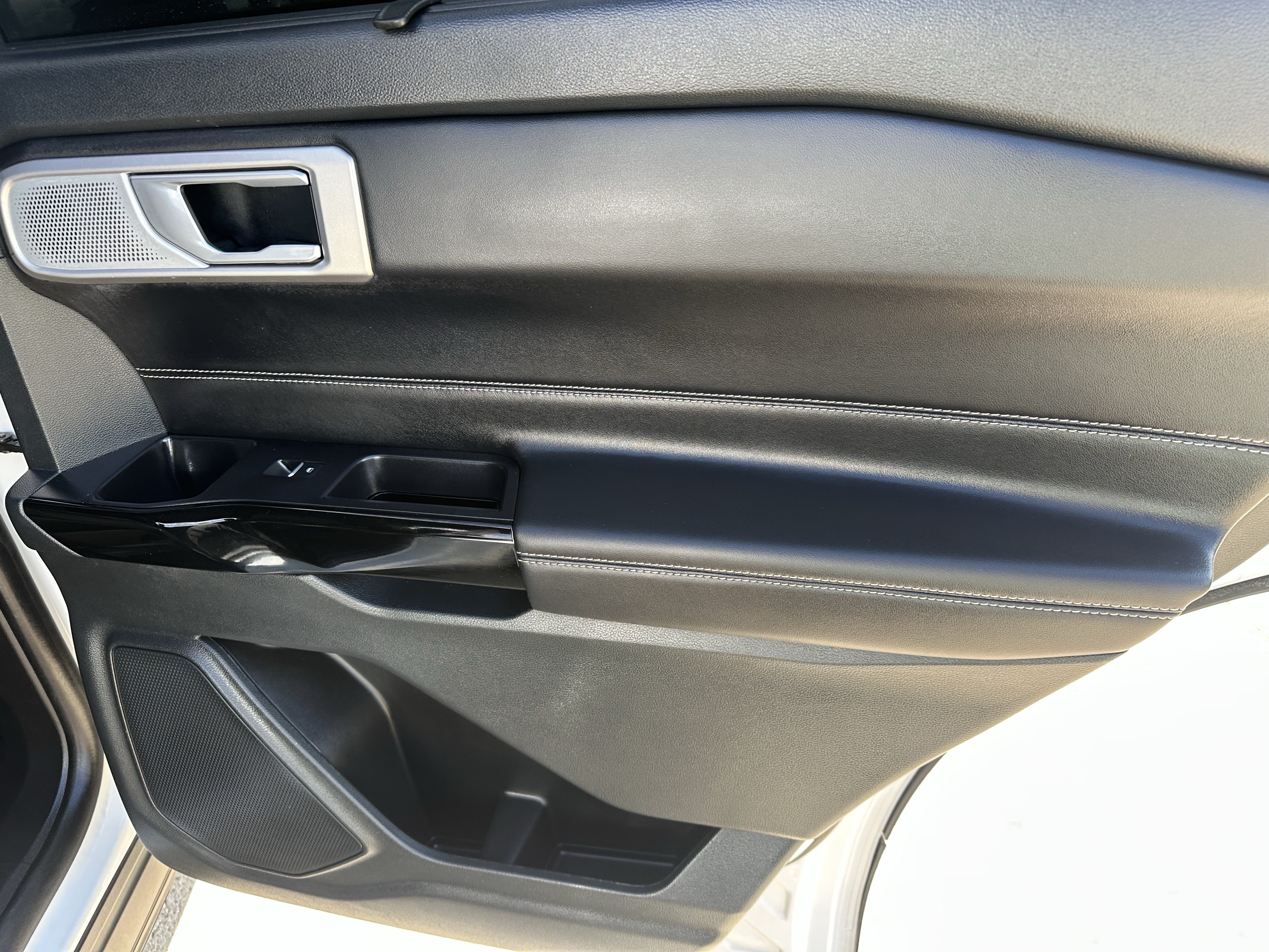 Used 2023 Ford Explorer ST w/ Equipment Group 401A AWD/4WD image 14