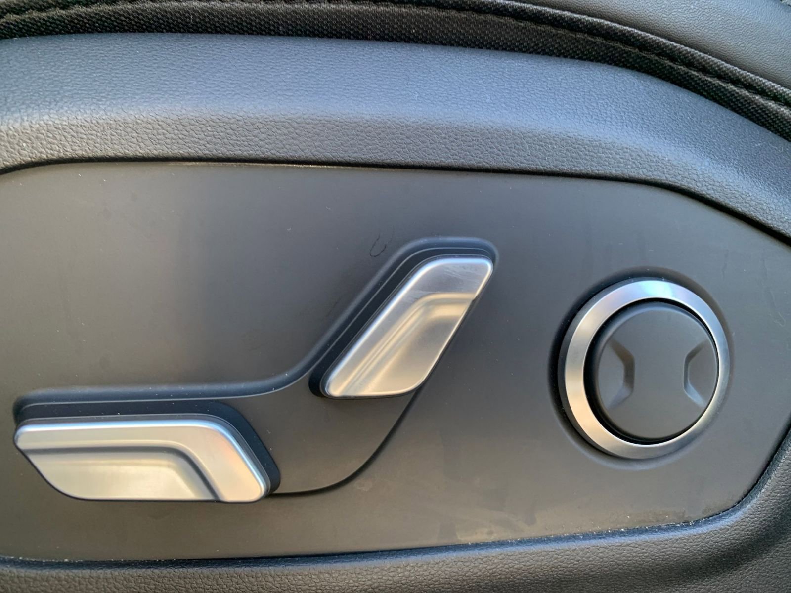 Used 2025 Hyundai Santa Fe SEL image 25