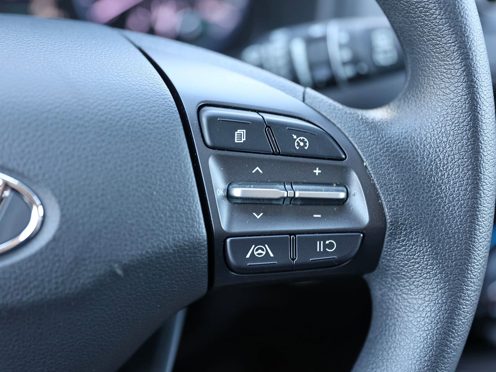 Used 2022 Hyundai Kona SEL AWD/4WD image 32