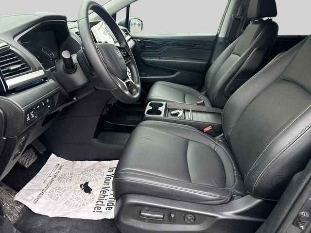Used 2024 Honda Odyssey Touring image 3
