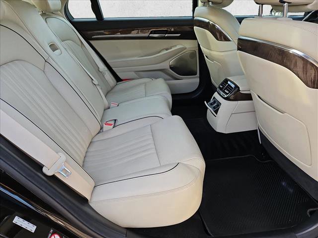 Used 2018 Genesis G90 3.3T Premium image 21