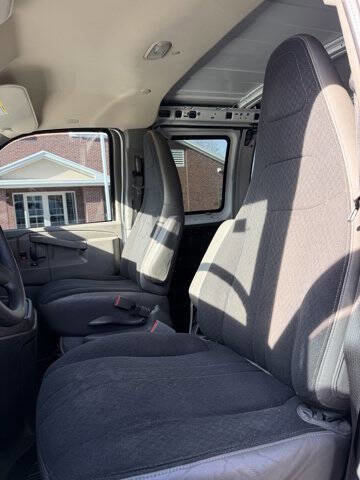 Used 2018 GMC Savana 2500 w/ Driver Convenience Package image 13