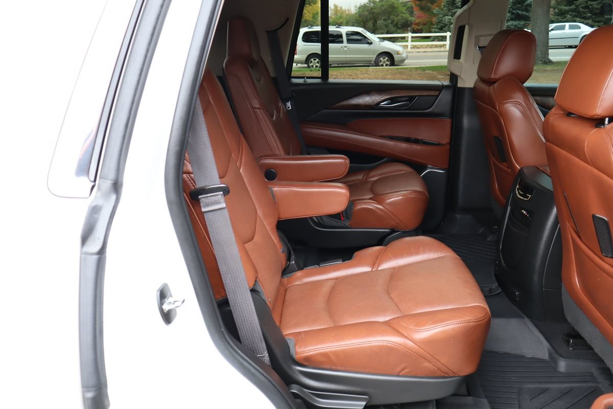 Used 2016 Cadillac Escalade Premium AWD/4WD image 23