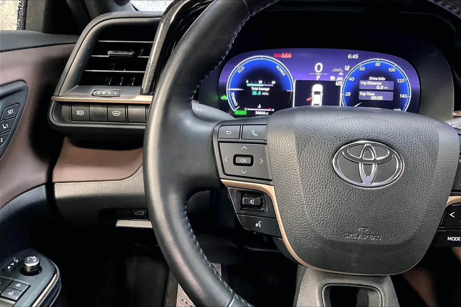 Used 2023 Toyota Crown AWD/4WD image 24