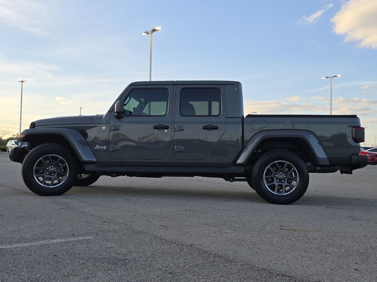 Used 2020 Jeep Gladiator Overland image 17