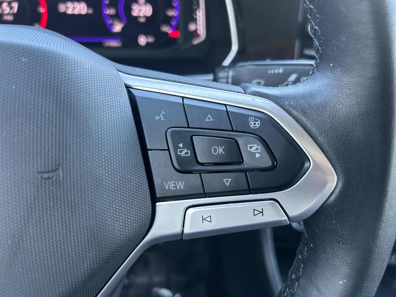 Used 2023 Volkswagen Jetta SEL image 7