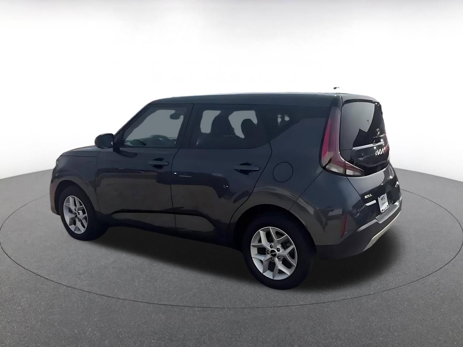 Used 2025 Kia Soul LX w/ LX Technology Package image 10