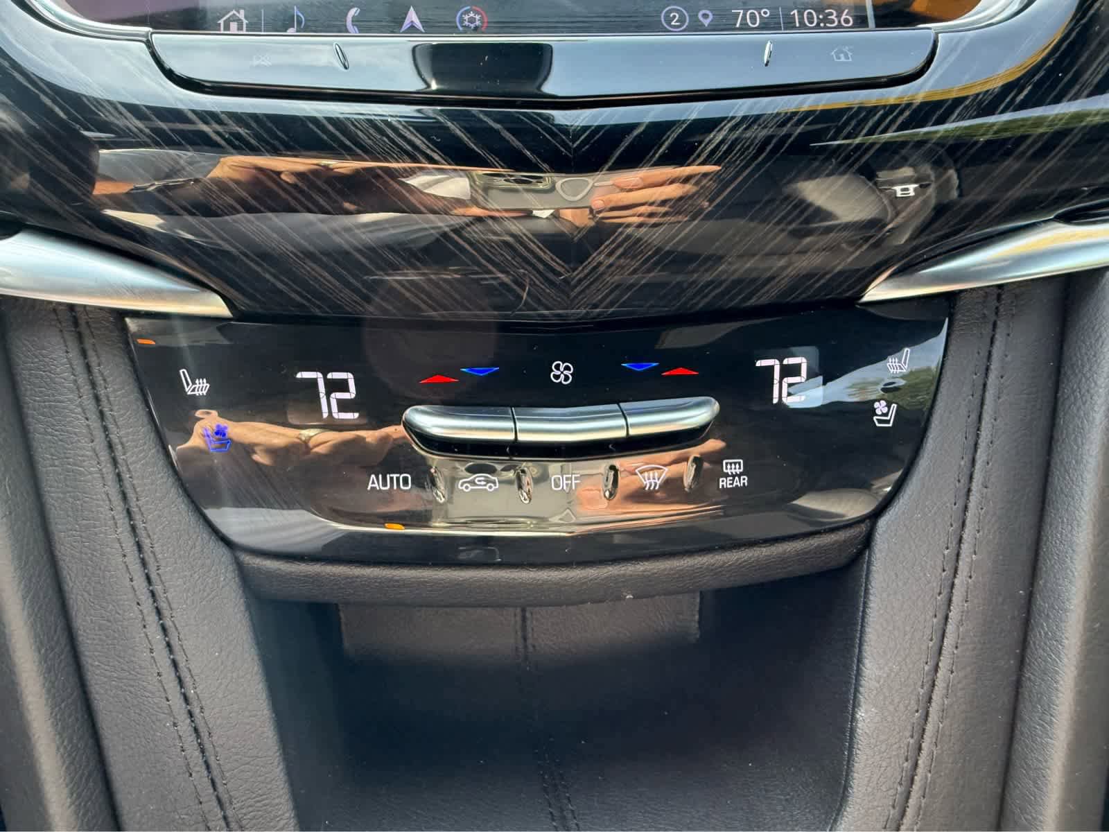 Used 2025 Cadillac XT6 Premium Luxury image 25
