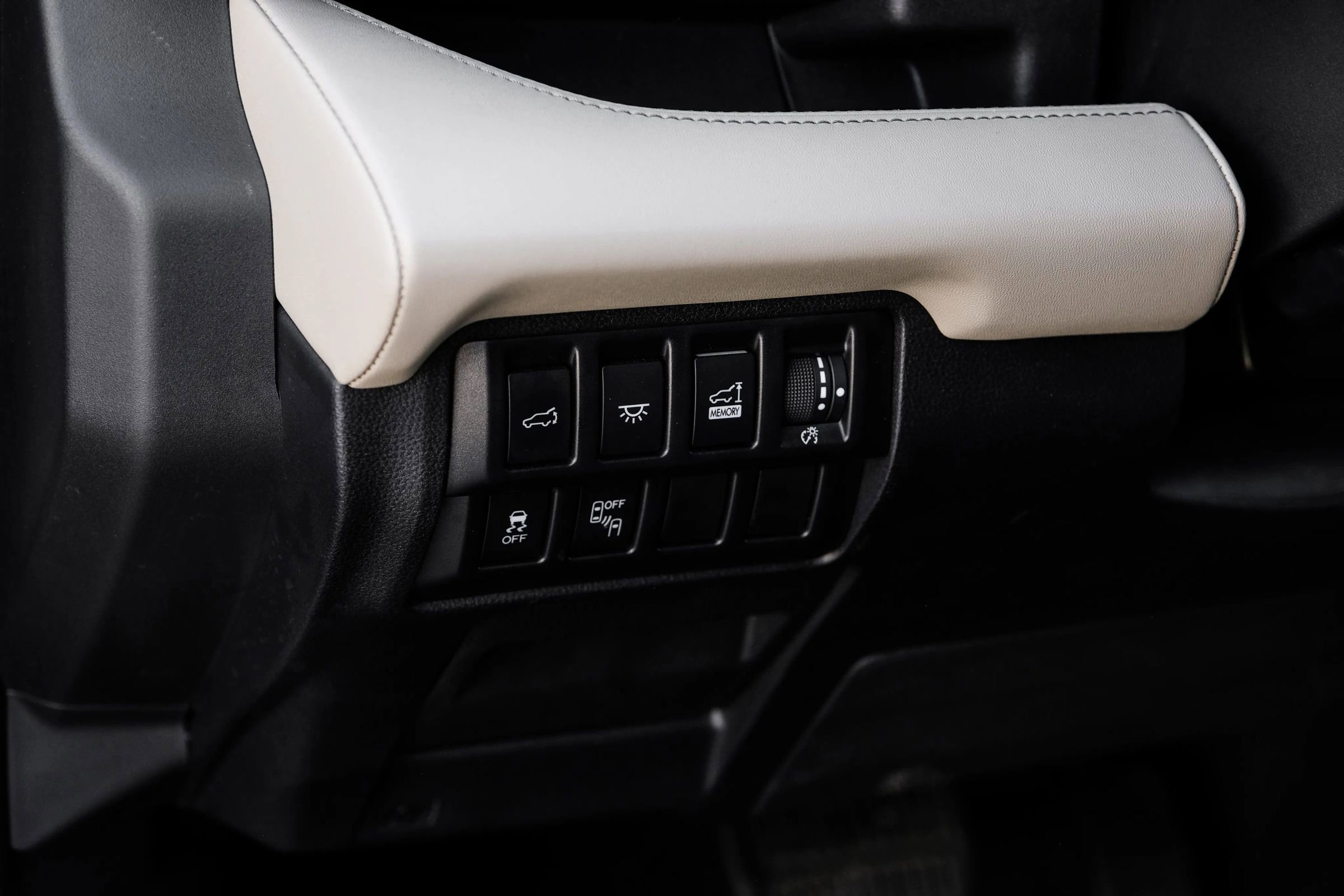 Used 2020 Subaru Ascent Limited image 28