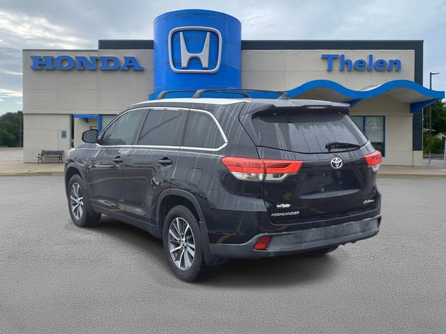 Used 2019 Toyota Highlander XLE AWD/4WD image 3
