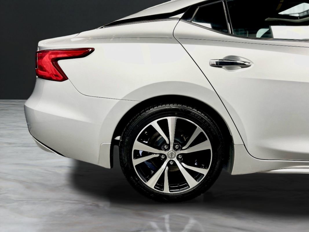 Used 2018 Nissan Maxima Platinum image 12