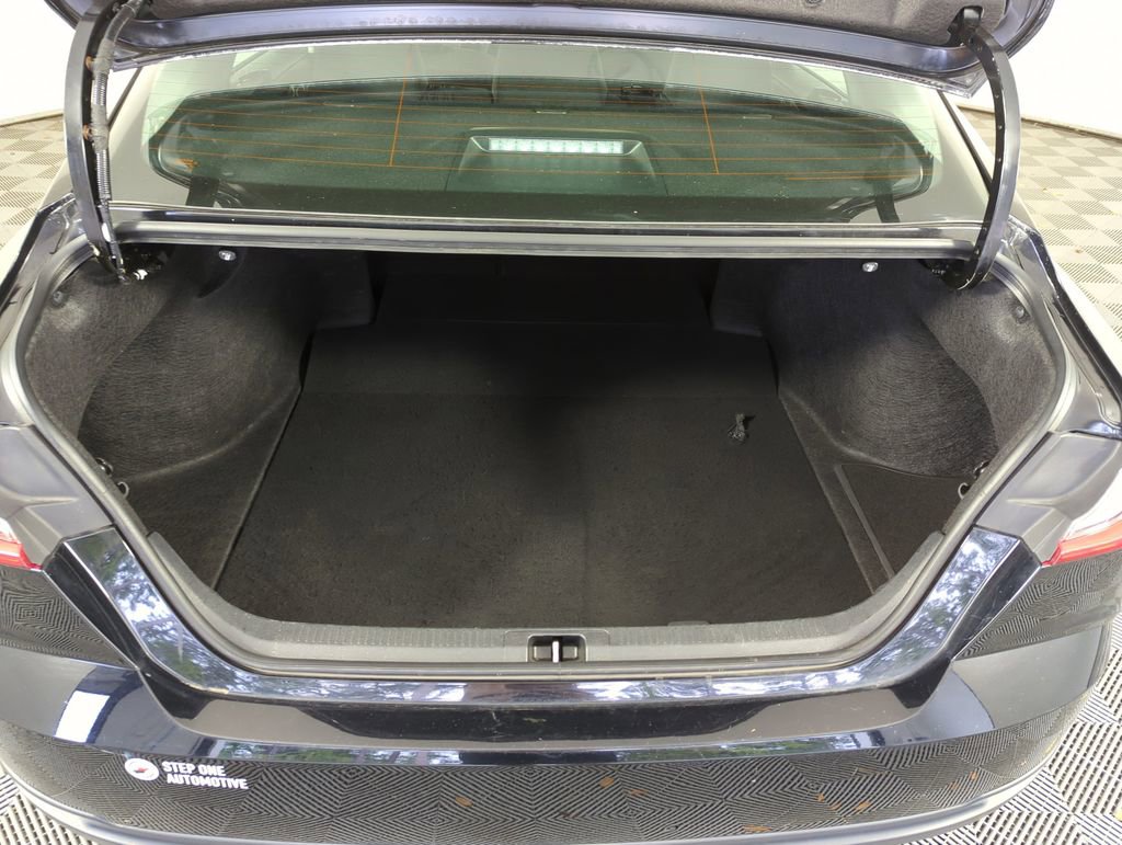 Used 2025 Toyota Camry LE FWD image 28