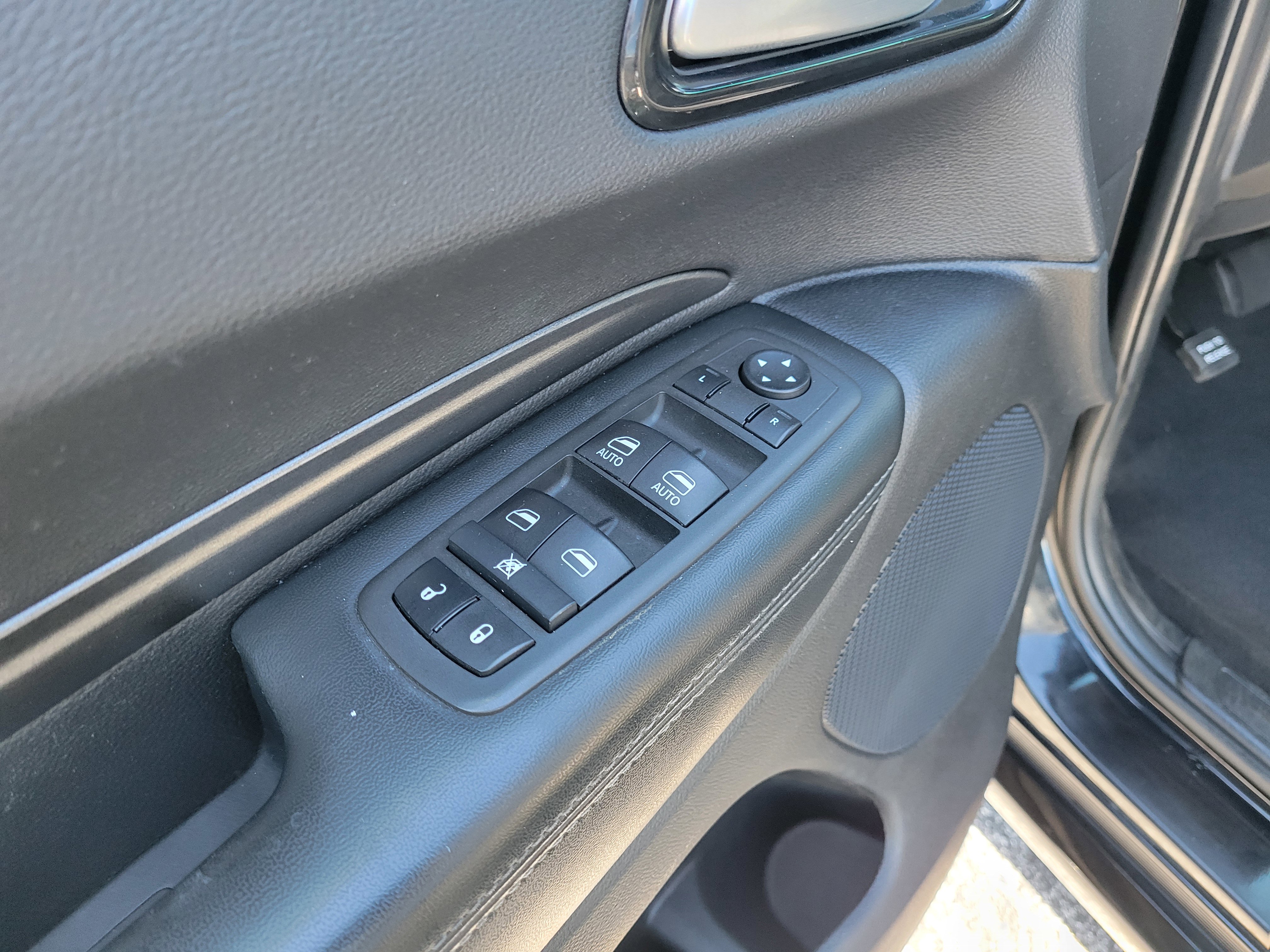 Used 2022 Dodge Durango SXT w/ Blacktop Package image 25