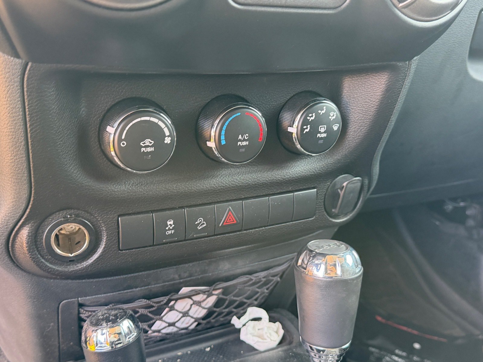 Used 2018 Jeep Wrangler Sport AWD/4WD image 9